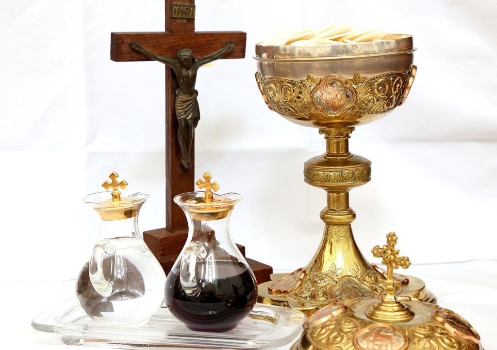 cross, crucifix, chalice-699617.jpg